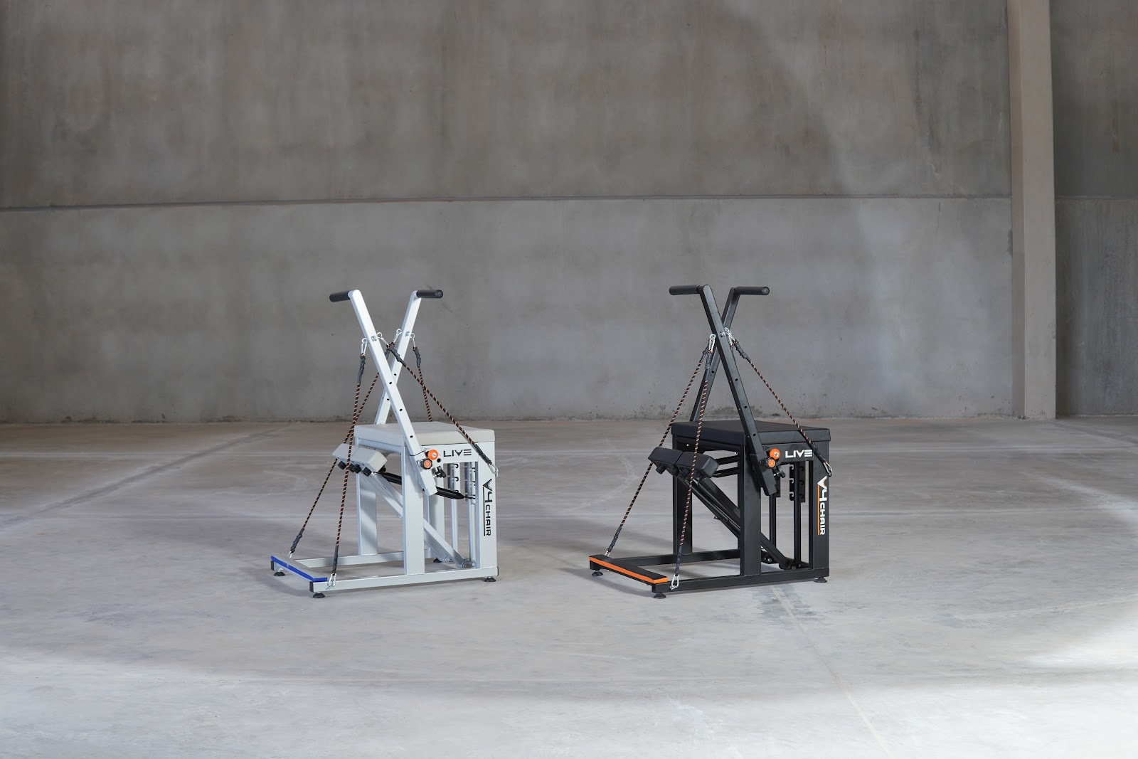 Live V4 Chair, professional Pilates chair with mobile vertical bars